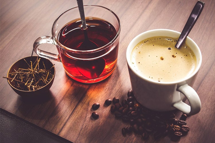 صبح ها چای می خورید یا قهوه؟ 